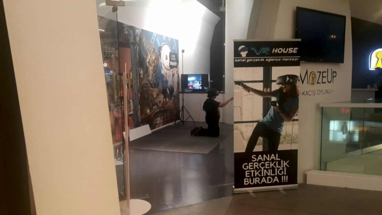 VR House, Maze Up işbirliği ile 2 adet VR istasyonu 1 yıllığına Marmara Forum'da