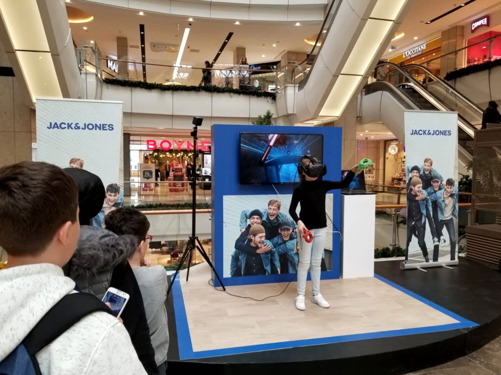 Jack and Jones Capitol AVM Mağaza Açılışında VR House İle Sanal Gerçeklik Deneyimi